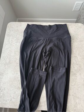 Aritzia Black High-Waist Leggings